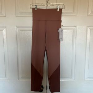 VUORI Colorblock Size S Legging (NWT)